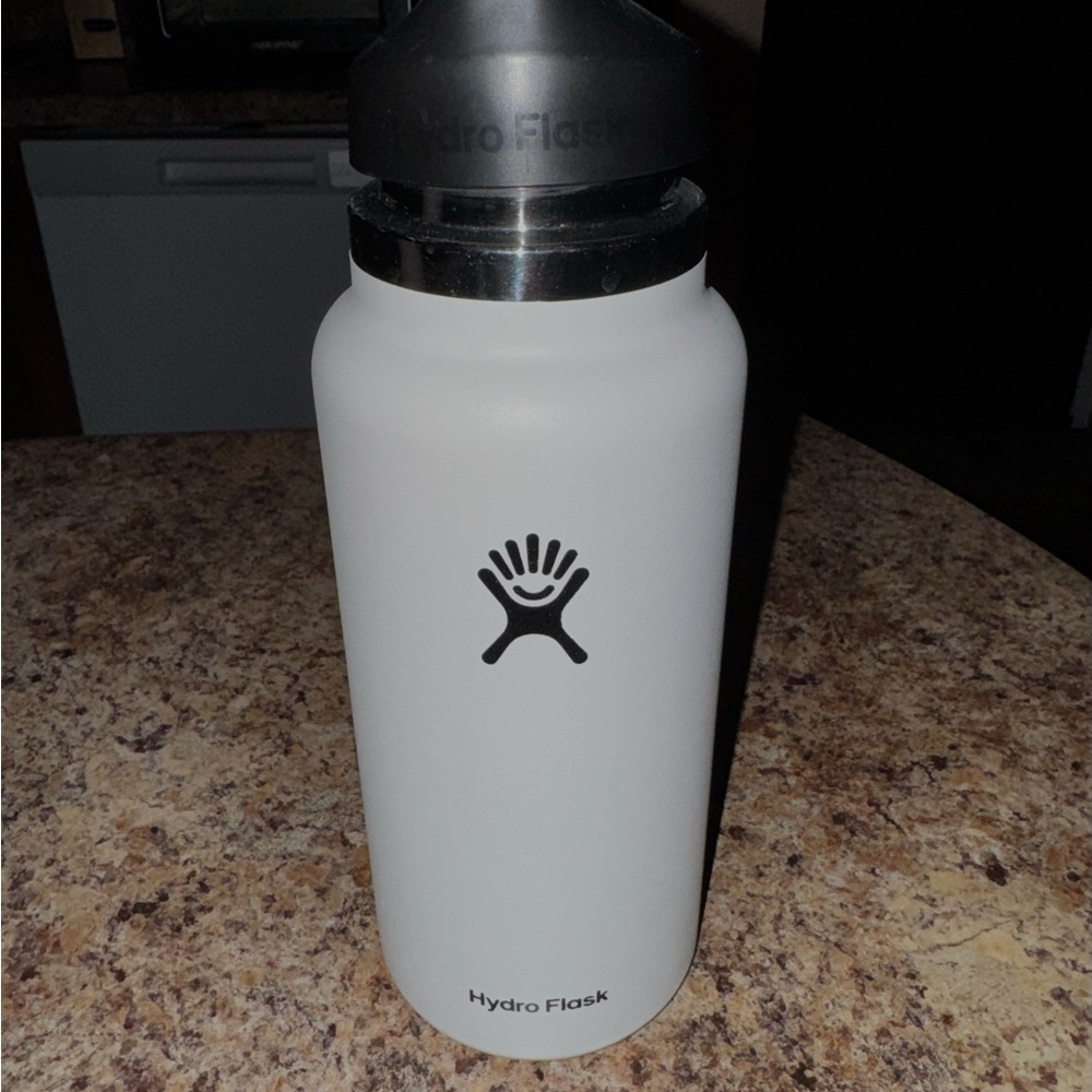 Hydro Flask Insulated White Bottle